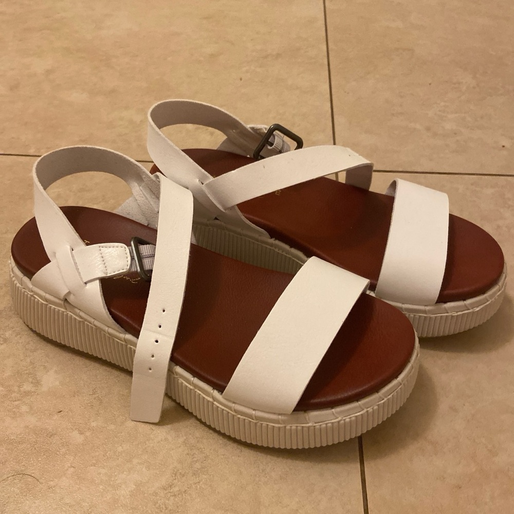 Altard state platform sandals